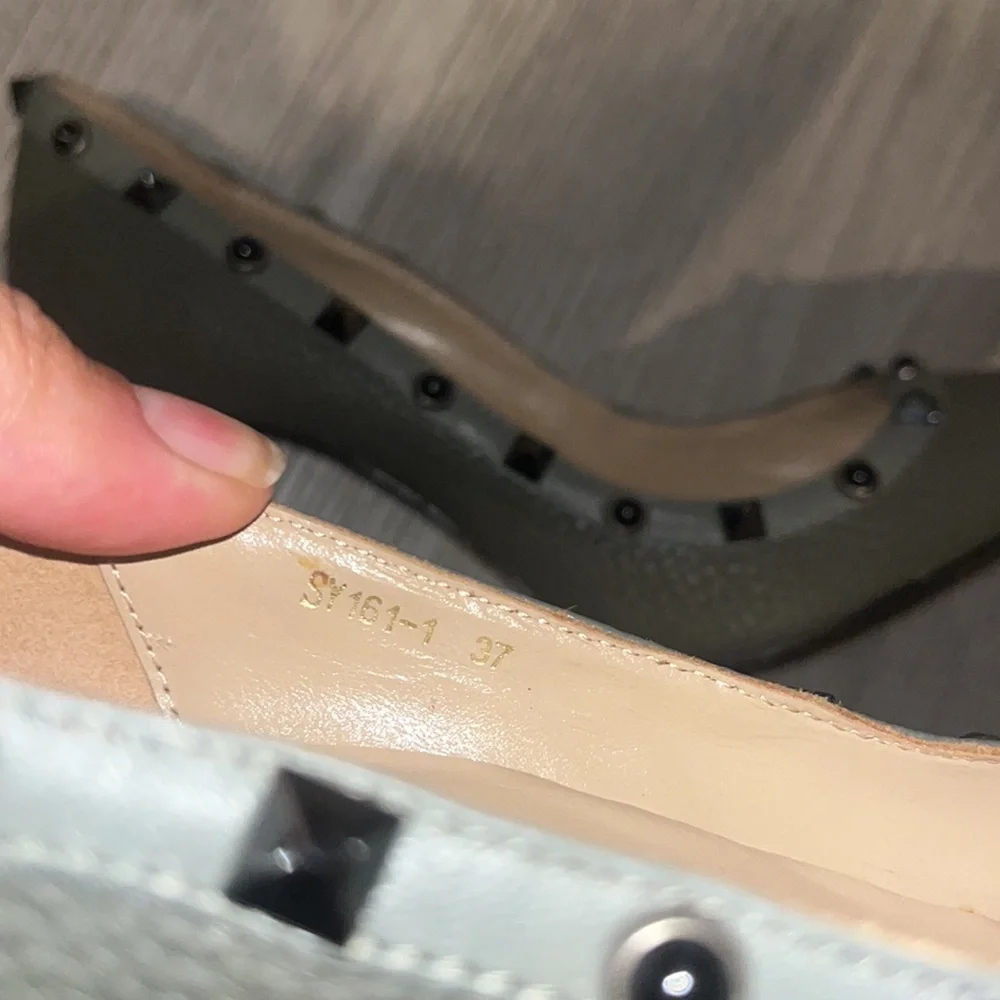 Like new Valentino Garavani heels
